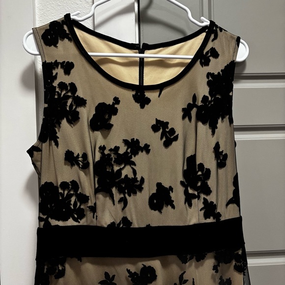 Dresses & Skirts - Black velvet midi dress, size M, with velour / velvet flowers